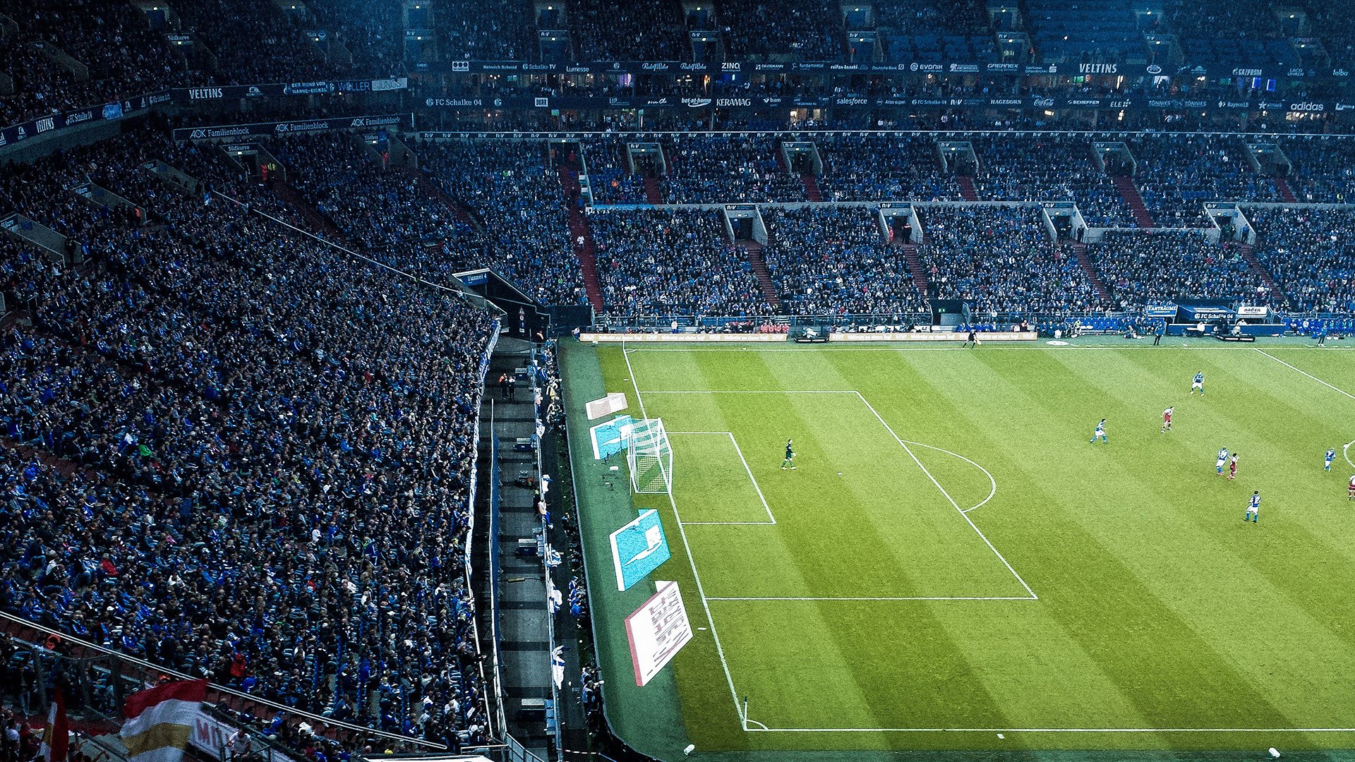 中乙俱乐部推进球场改造工程提升比赛场地质量，中乙俱乐部靠什么赚钱